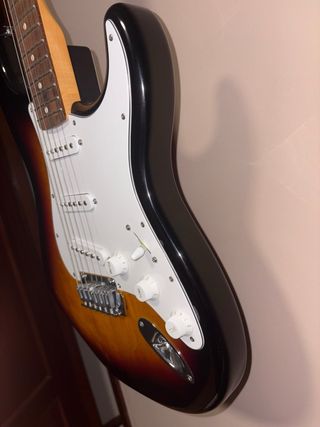 Fender Stratocaster Serie Standard