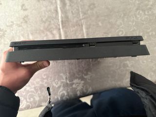 PS4 (PlayStation 4) 1 TB