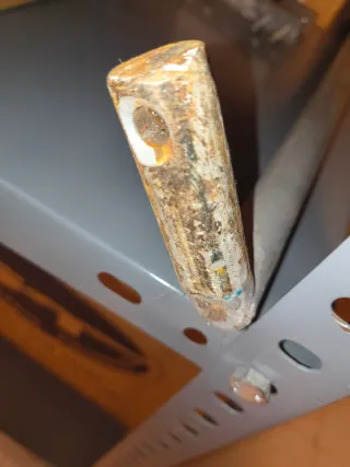 Tranca metálica para puerta.