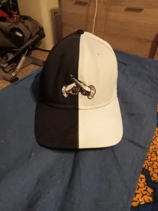 Gorra Bicolor Blanca y Negra