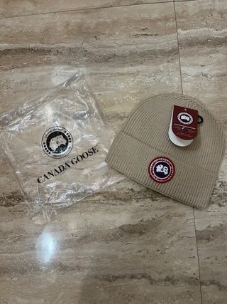 Gorro Canada Goose Beige