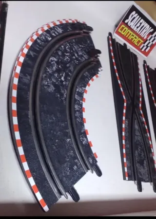 Scalextric Compact. Pack Cruce