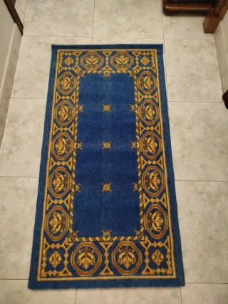 Set di 2 tappeti blu e dorati