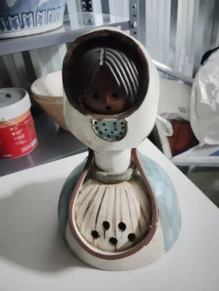 Figura artesanal de cerámica