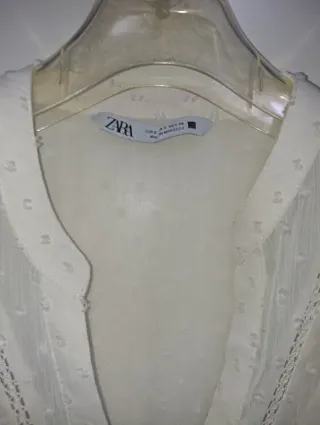 Blusa Zara blanca transparente volantes