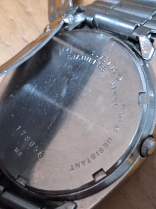 Reloj Seiko Quartz Blanco