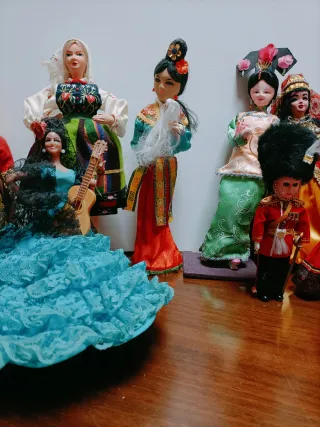 Bambole da diversi paesi