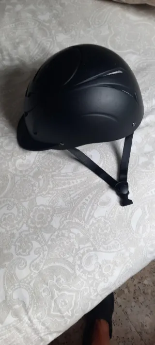 Casco de equitación negro