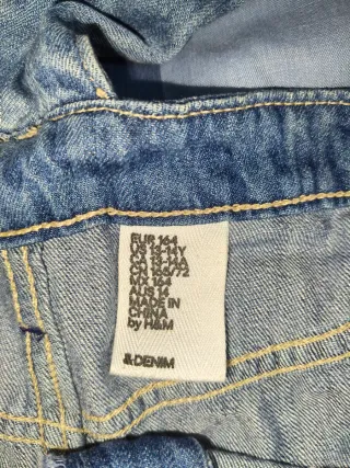 Peto vaquero corto con bordado