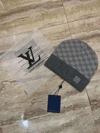 Gorro Louis Vuitton Gris