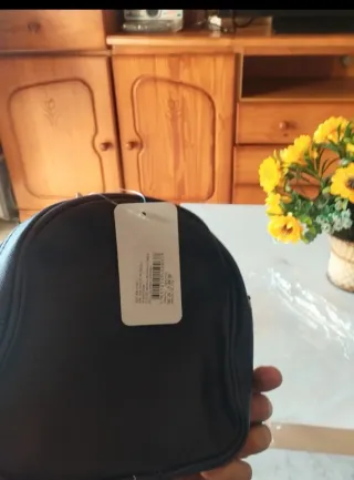 Bolso de hombro negro con estrella