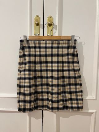 Falda de cuadros blanca, amarilla y negra