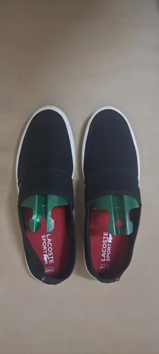 Zapatillas Lacoste Bajas Negras y Rojas