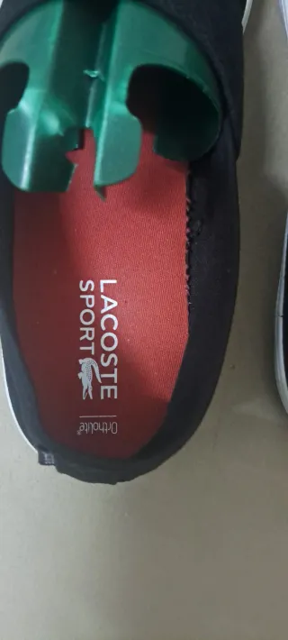 Zapatillas Lacoste Bajas Negras y Rojas