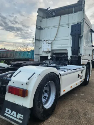 Cabeza tractora DAF XF 460