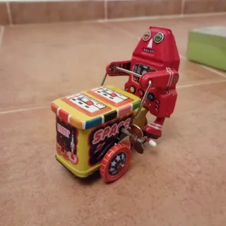 Collezione Giocattoli di Latta con Meccanismo a Molla