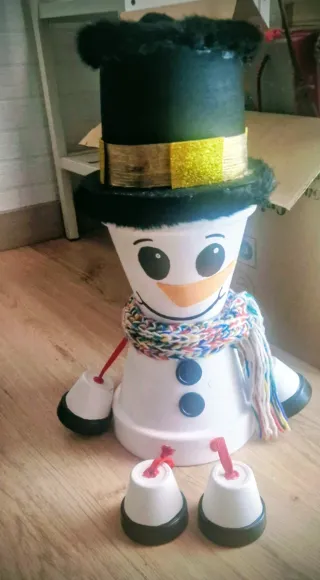Vasi decorati con pupazzo di neve