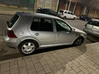Volkswagen Golf Plata