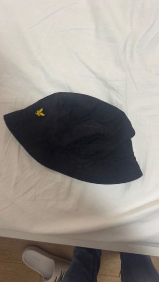 Gorro bucket Lyle & Scott negro