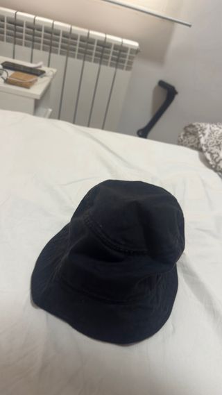 Gorro bucket Lyle & Scott negro