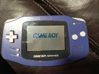 Game Boy Advance Morado + Funda y Auriculares