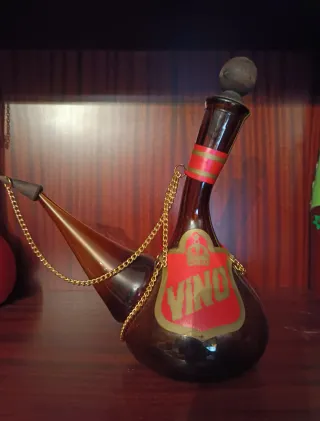 Lote 2 botellas y 1 porrón