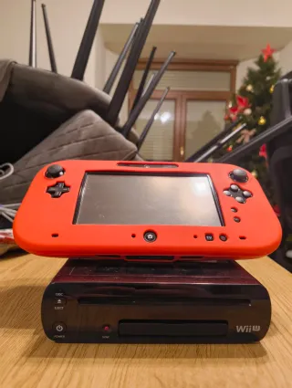 Nintendo Wii U Roja y Negra + 2 Mandos + 4 Juegos
