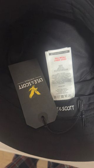 Gorro bucket negro Lyle & Scott
