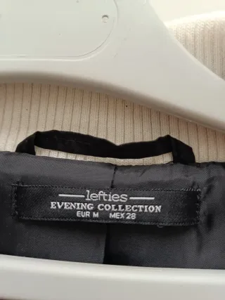 Beisbolera de terciopelo negra y blanca