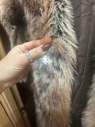 Abrigo largo de pelo sintético marrón