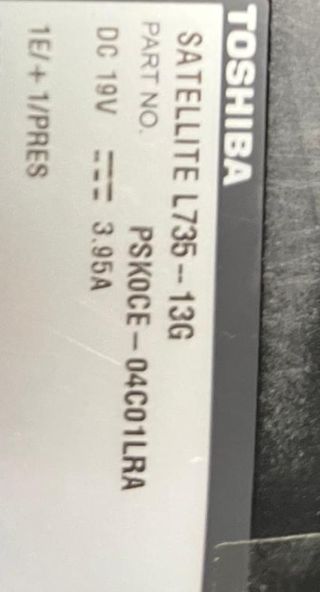 Portátil Toshiba Satellite Rojo y Negro