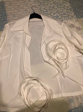 Blusa blanca con tiras