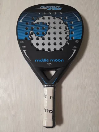 Middle Moon Platinum Attack, nueva, sin abrir