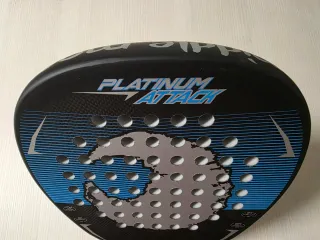 Middle Moon Platinum Attack, nueva, sin abrir