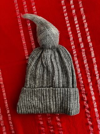 Cappello invernale grigio felpato