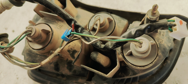 PILOTO TRASERO IZQUIERDO TOYOTA RAV 4 FUNCRUISER