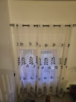 Tende bianche con stampa a foglia