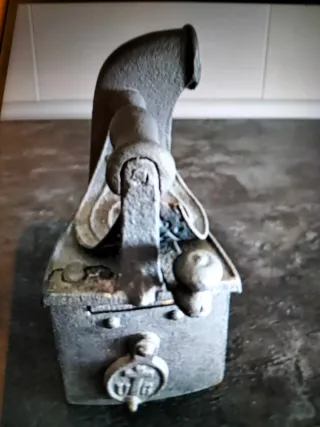 Plancha de Carbón Antigua