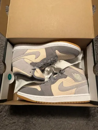 Air Jordan 1 Mid SE Coconut Milk - Taglia 40