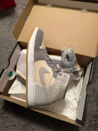 Air Jordan 1 Mid SE Coconut Milk - Taglia 40