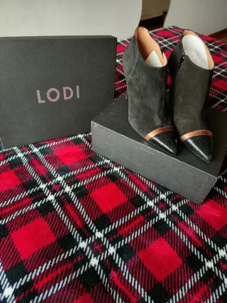 Botines Lodi grises y dorados