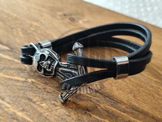Bracciale in pelle con teschio