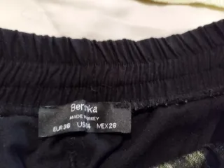 Conjunto camiseta,top,falda pantalón.Bershka. XS,S