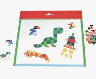 Pizarra magnética Vilac con piezas para crear