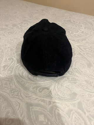 Gorra Zara Negra Outside of Society