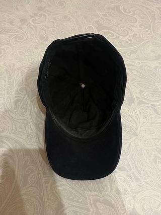 Gorra Zara Negra Outside of Society