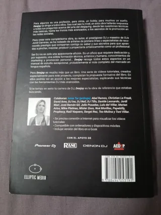 Libro DEEJAY (tapa blanda)