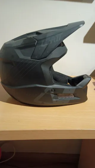 Casco Integral DH Leatt