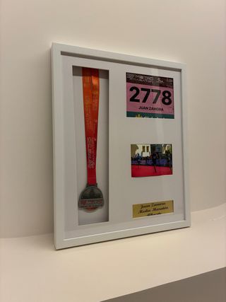 Marco personalizado deportivo medallero BLANCO