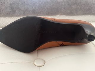 Botines piel camel tacón fino punta fina